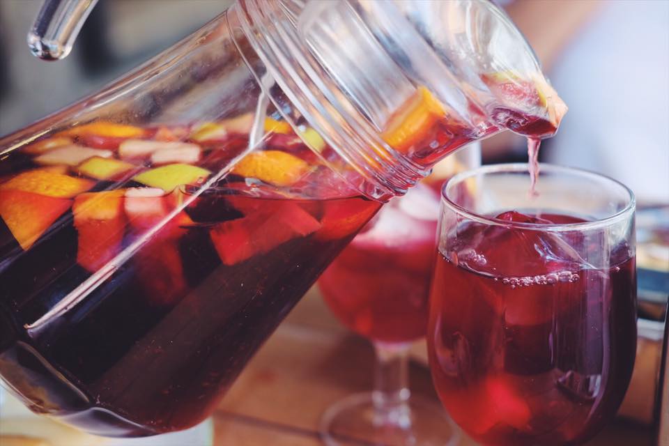 sangria en sevilla bar